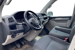 valkoinen Volkswagen Transporter 2016 kuva 3.