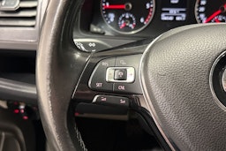 punainen Volkswagen Transporter 2016 kuva 13.