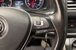 punainen Volkswagen Transporter 2016 kuva 14.