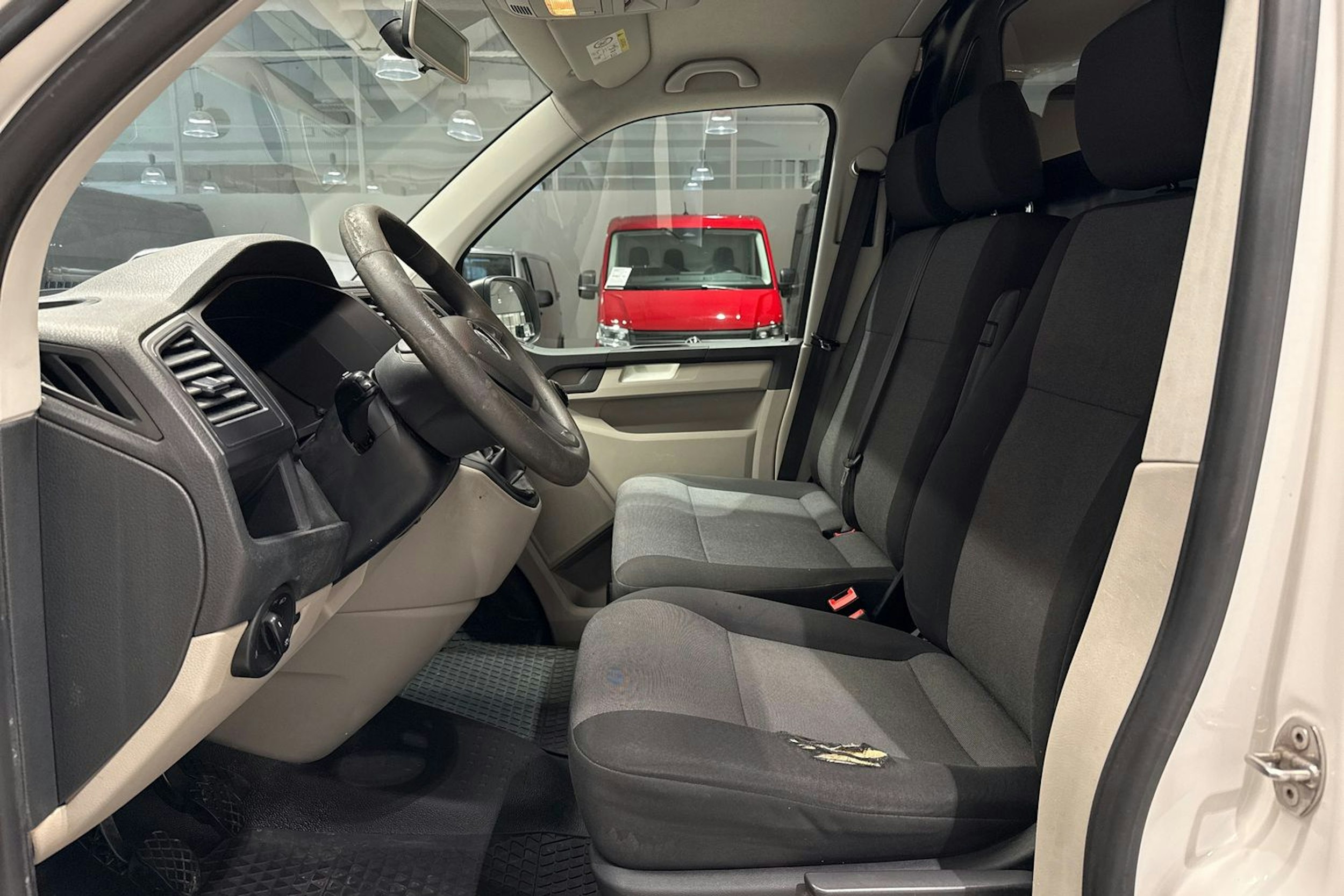 Valkoinen Volkswagen TRANSPORTER 2016 kuva 10.