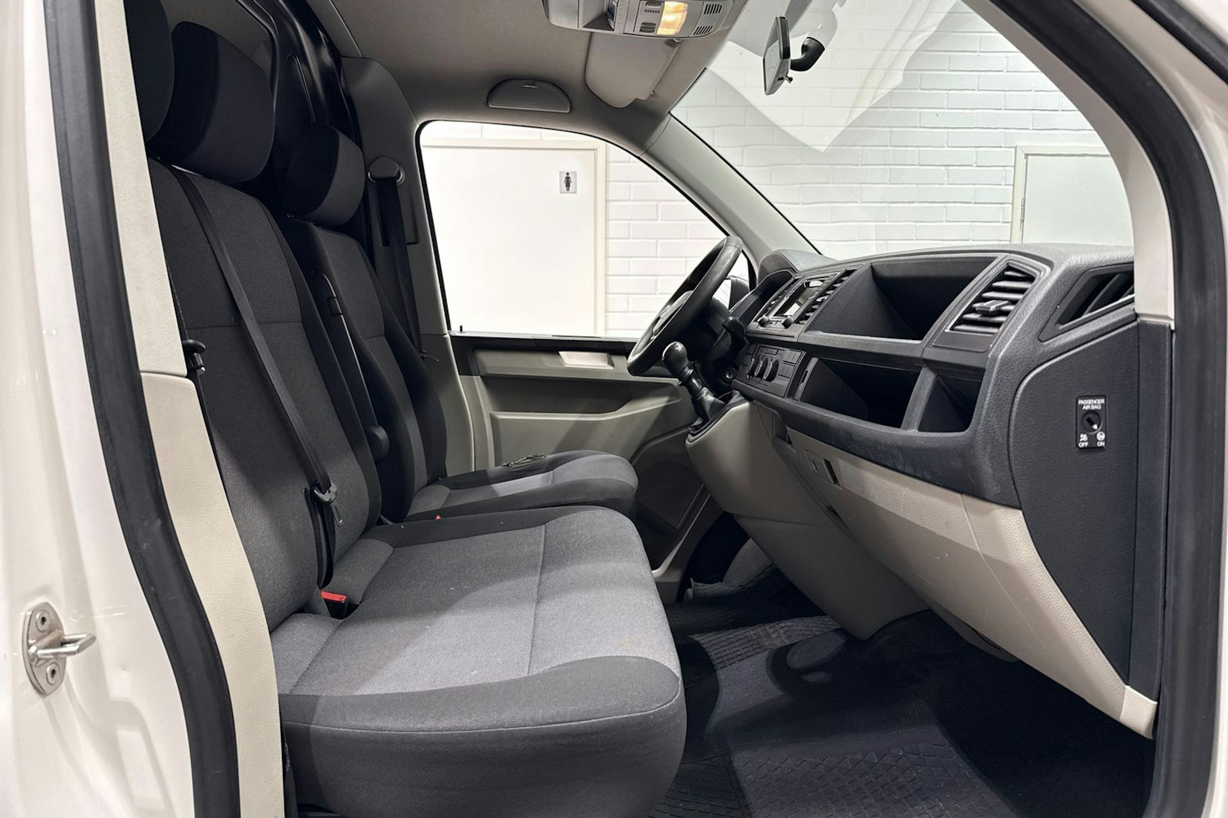 Valkoinen Volkswagen TRANSPORTER 2016 kuva 13.