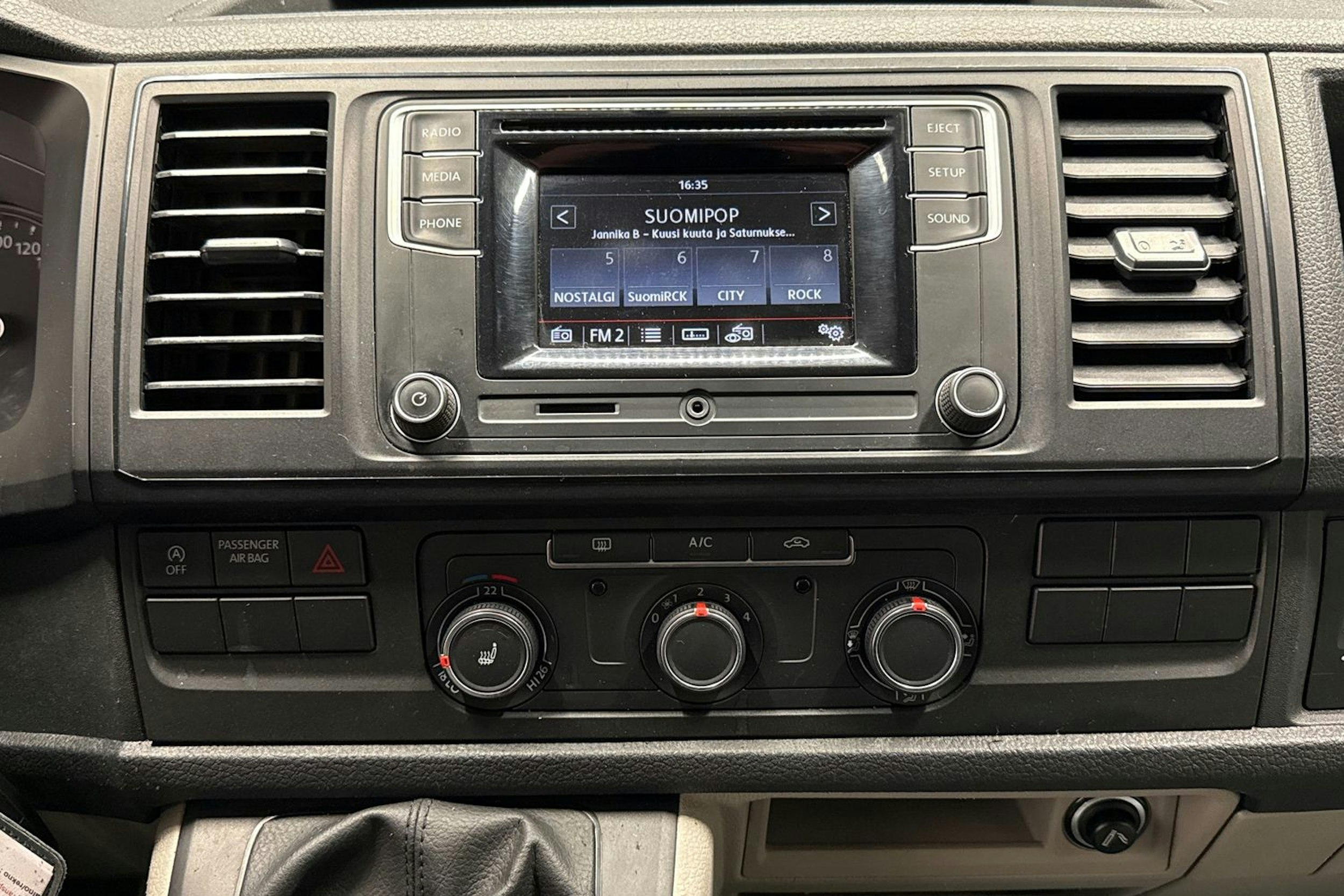 Valkoinen Volkswagen TRANSPORTER 2016 kuva 18.