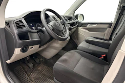 valkoinen Volkswagen Transporter 2016 kuva 3.