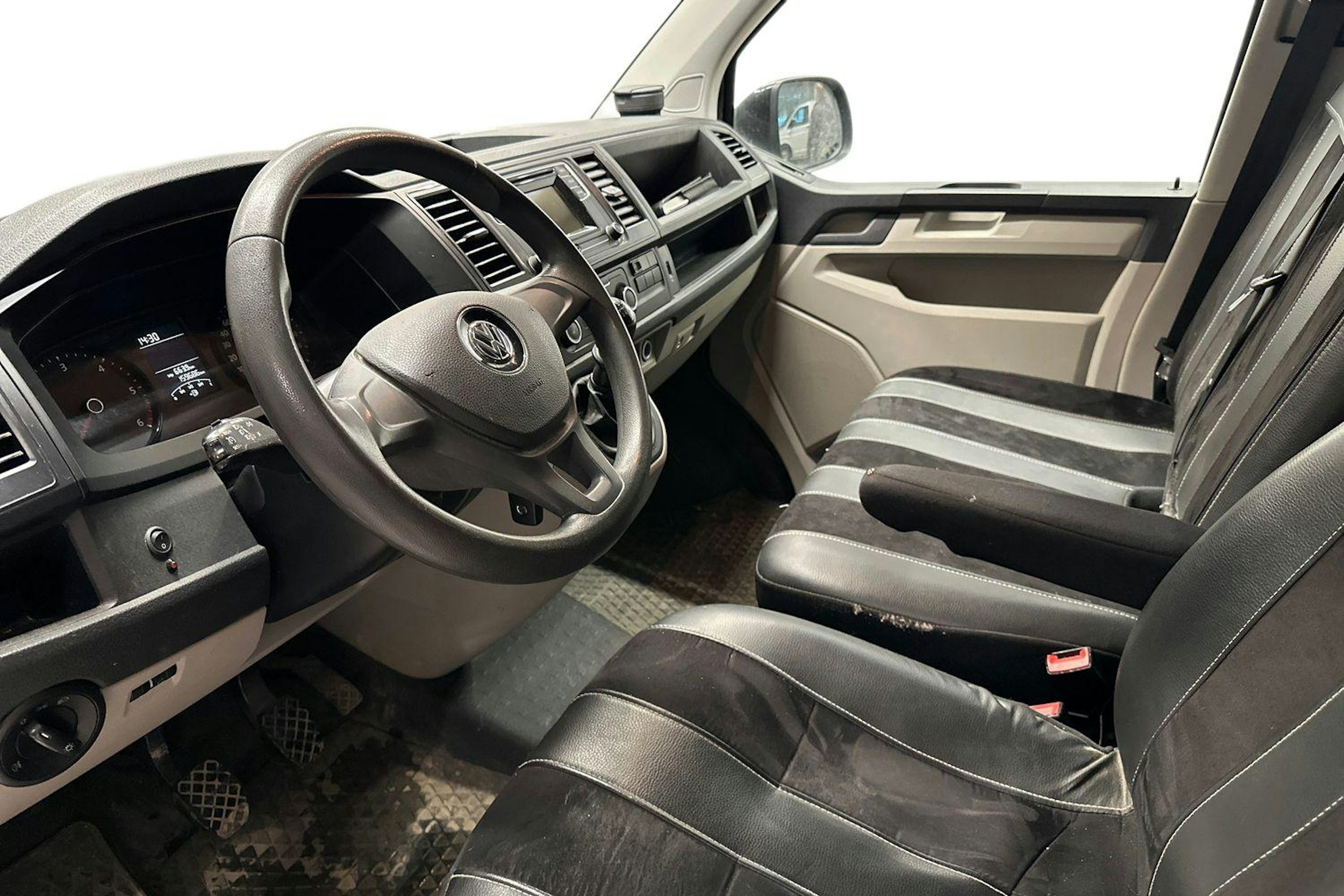 musta Volkswagen Transporter 2016 kuva 3.