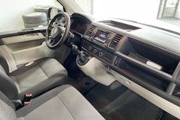 Punainen Volkswagen TRANSPORTER 2016 kuva 14.