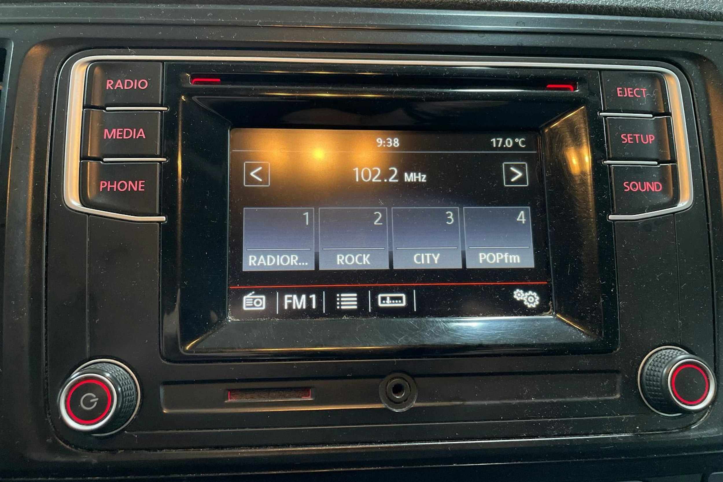 Punainen Volkswagen TRANSPORTER 2016 kuva 20.