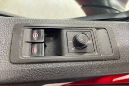 Punainen Volkswagen TRANSPORTER 2016 kuva 23.