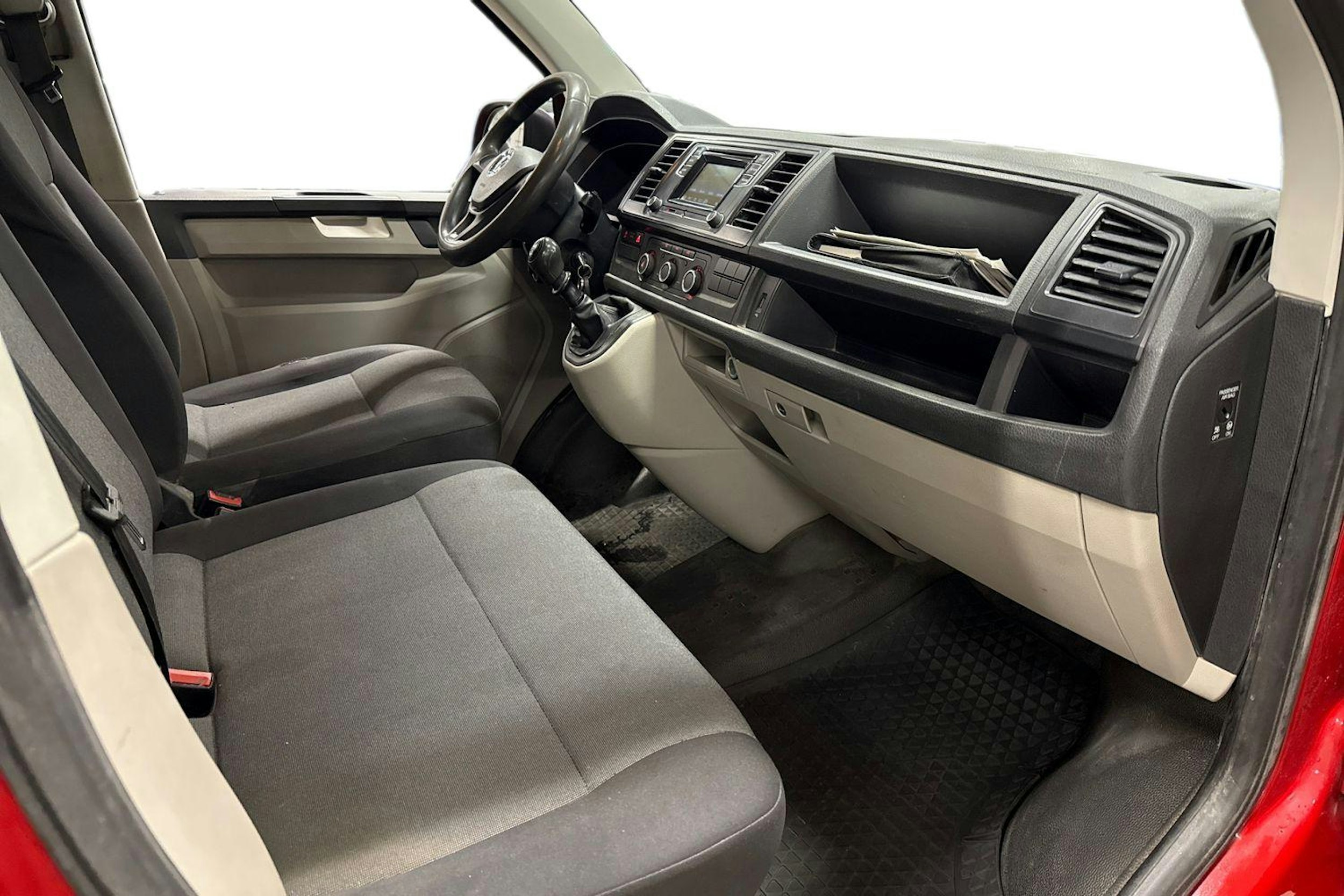 Punainen Volkswagen TRANSPORTER 2016 kuva 10.