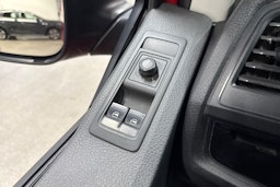 Punainen Volkswagen TRANSPORTER 2016 kuva 15.