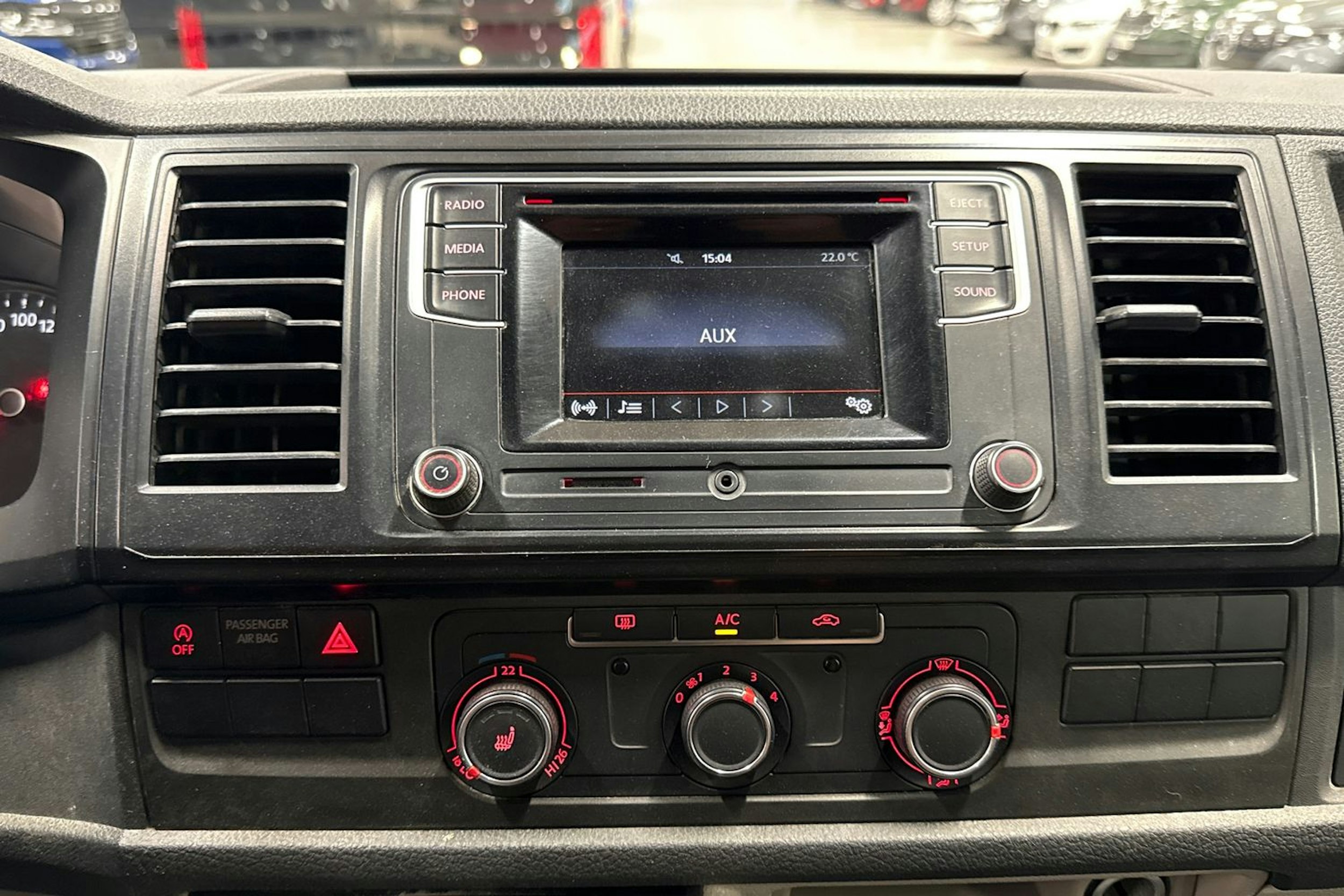 Punainen Volkswagen TRANSPORTER 2016 kuva 19.