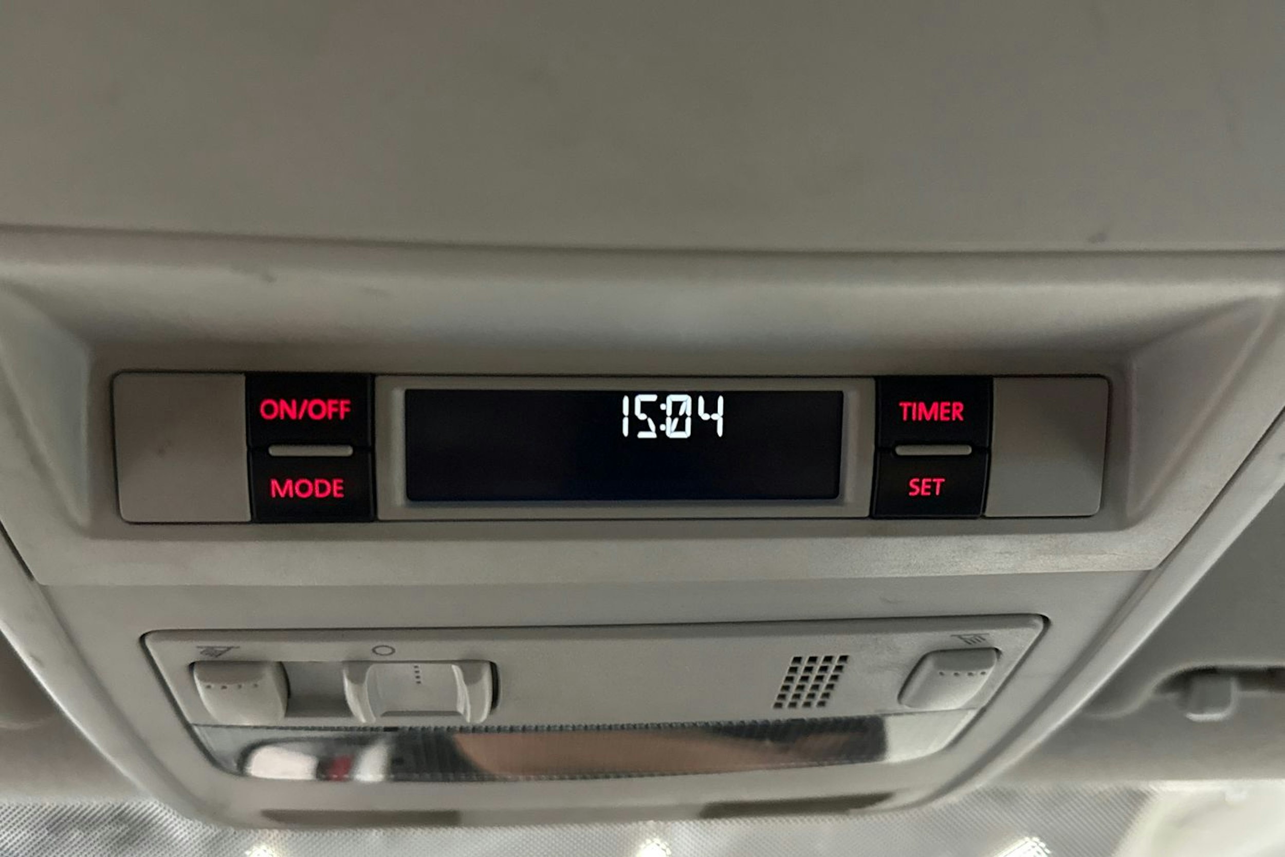 Punainen Volkswagen TRANSPORTER 2016 kuva 20.