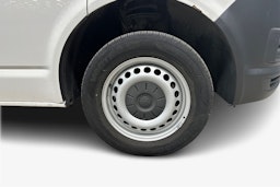 valkoinen Volkswagen Transporter 2016 kuva 11.