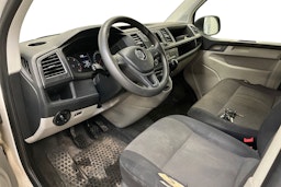 valkoinen Volkswagen Transporter 2016 kuva 3.