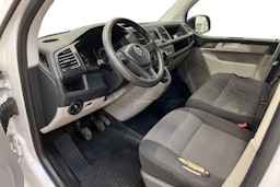 valkoinen Volkswagen Transporter 2016 kuva 8.