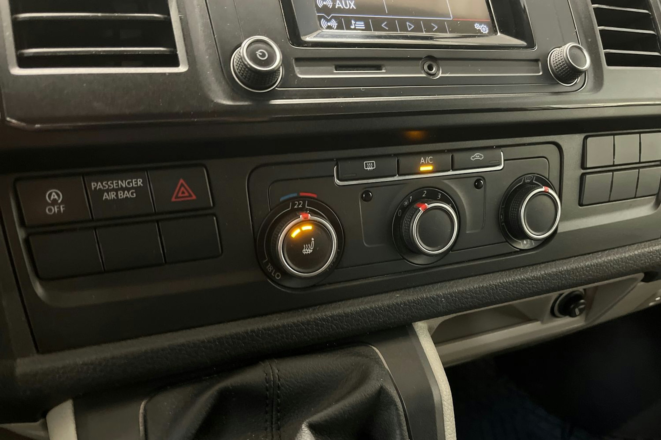 valkoinen Volkswagen Transporter 2016 kuva 20.