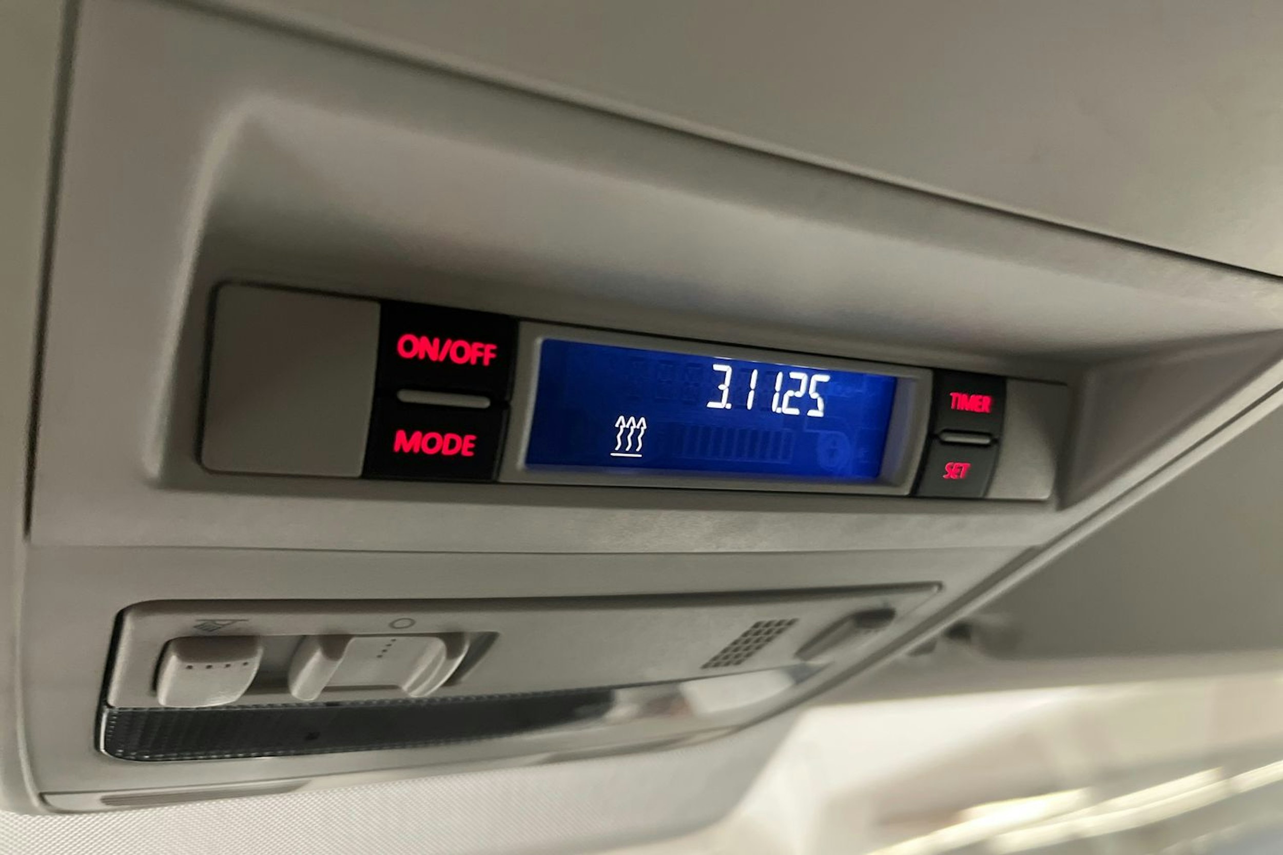 valkoinen Volkswagen Transporter 2016 kuva 21.