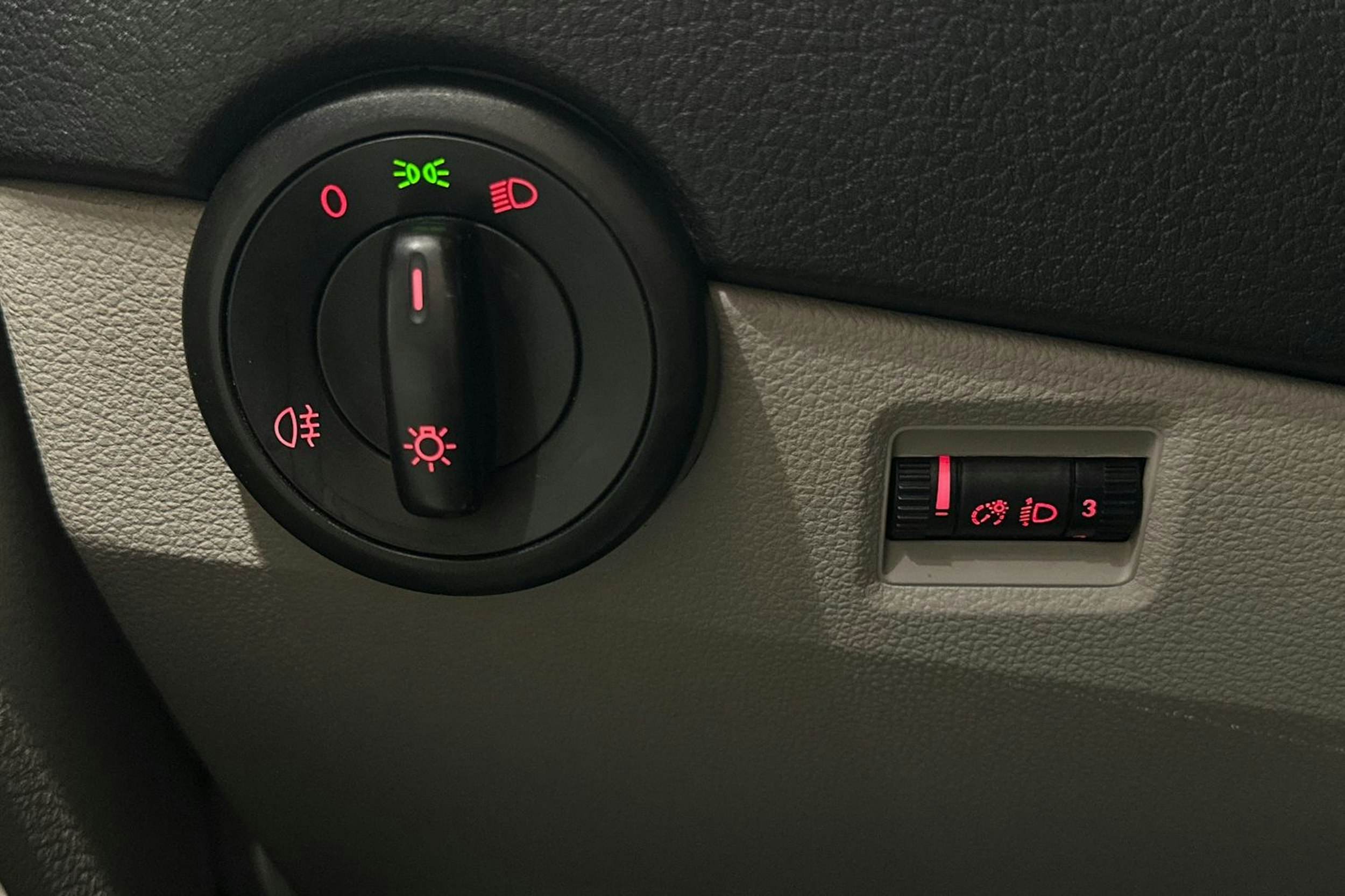 Valkoinen Volkswagen TRANSPORTER 2016 kuva 15.