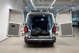 valkoinen Volkswagen Transporter 2016 kuva 27.