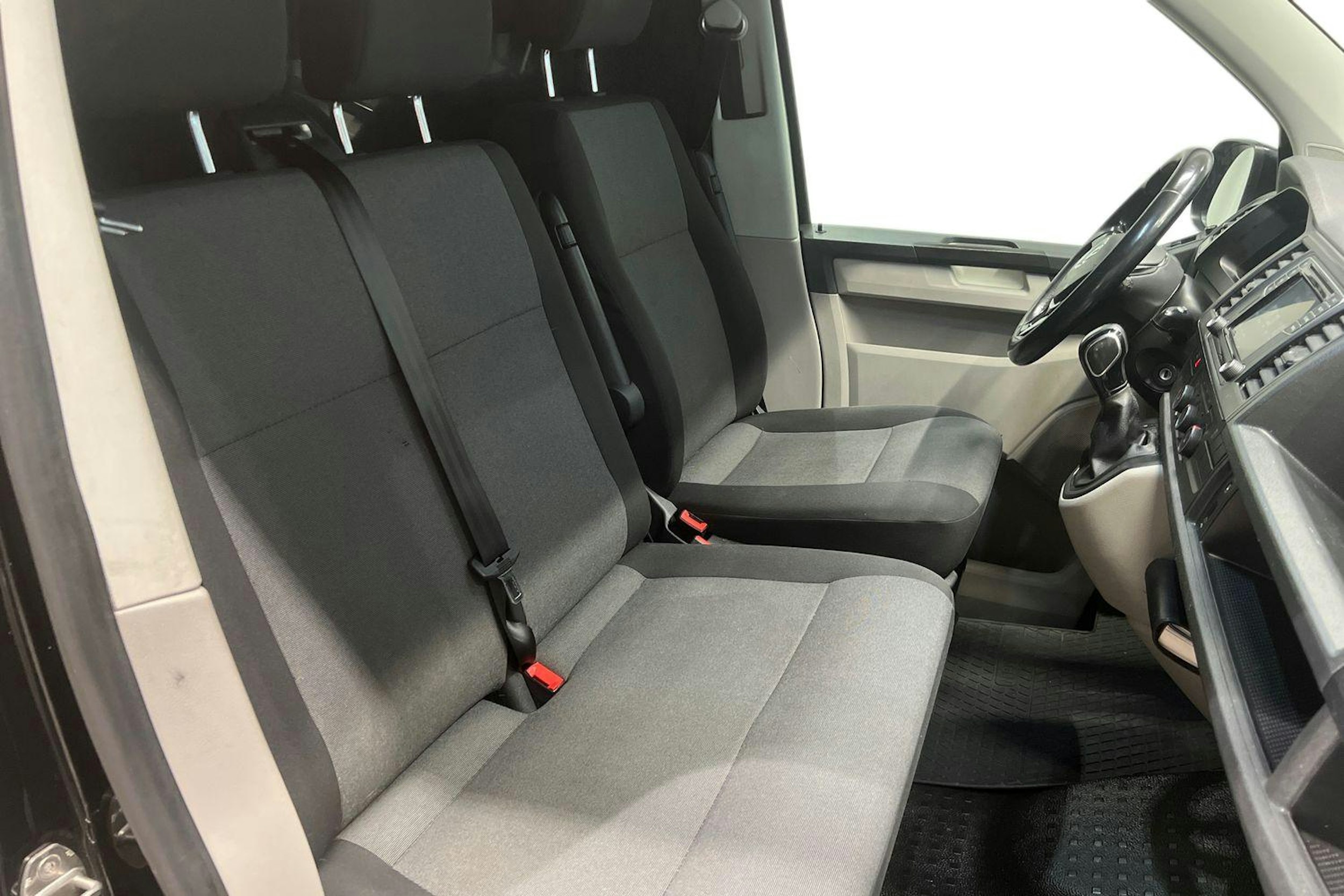 musta Volkswagen Transporter 2016 kuva 10.