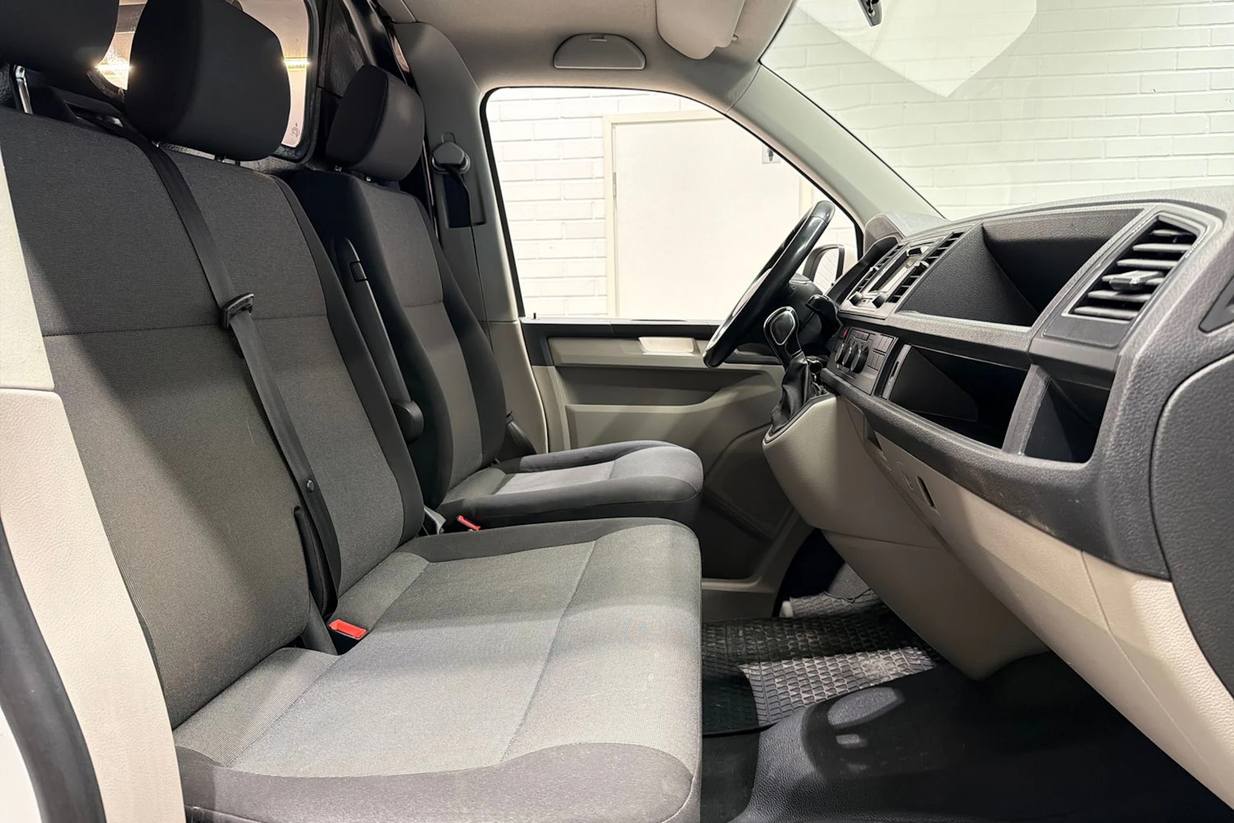 Valkoinen Volkswagen TRANSPORTER 2016 kuva 21.