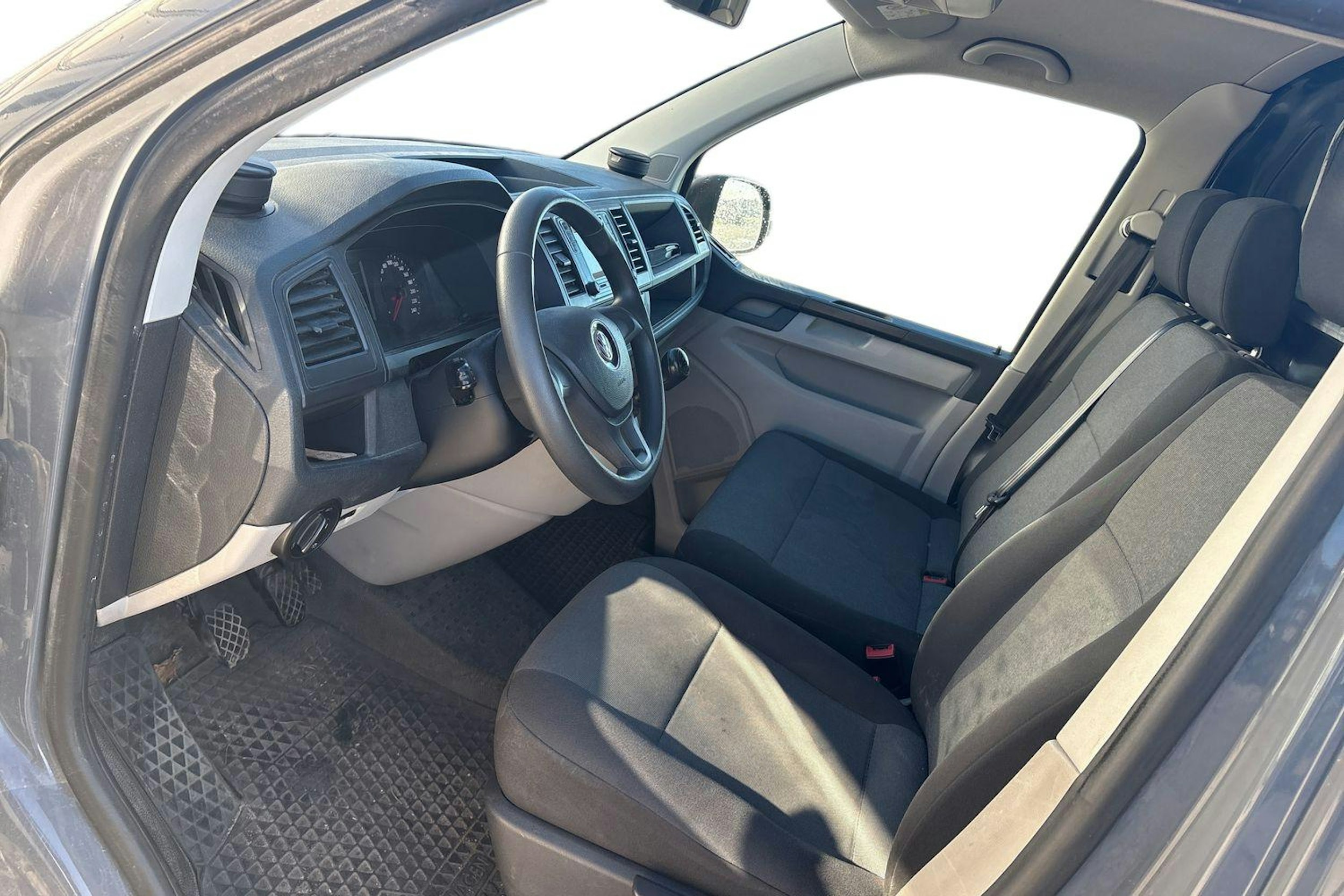 Harmaa Volkswagen TRANSPORTER 2016 kuva 3.