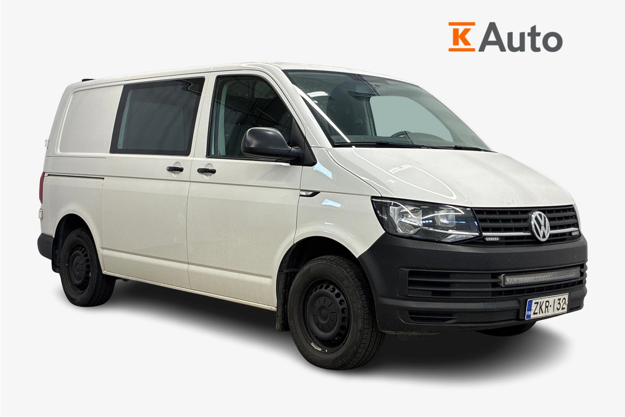 valkoinen Volkswagen Transporter 2016 kuva 1.