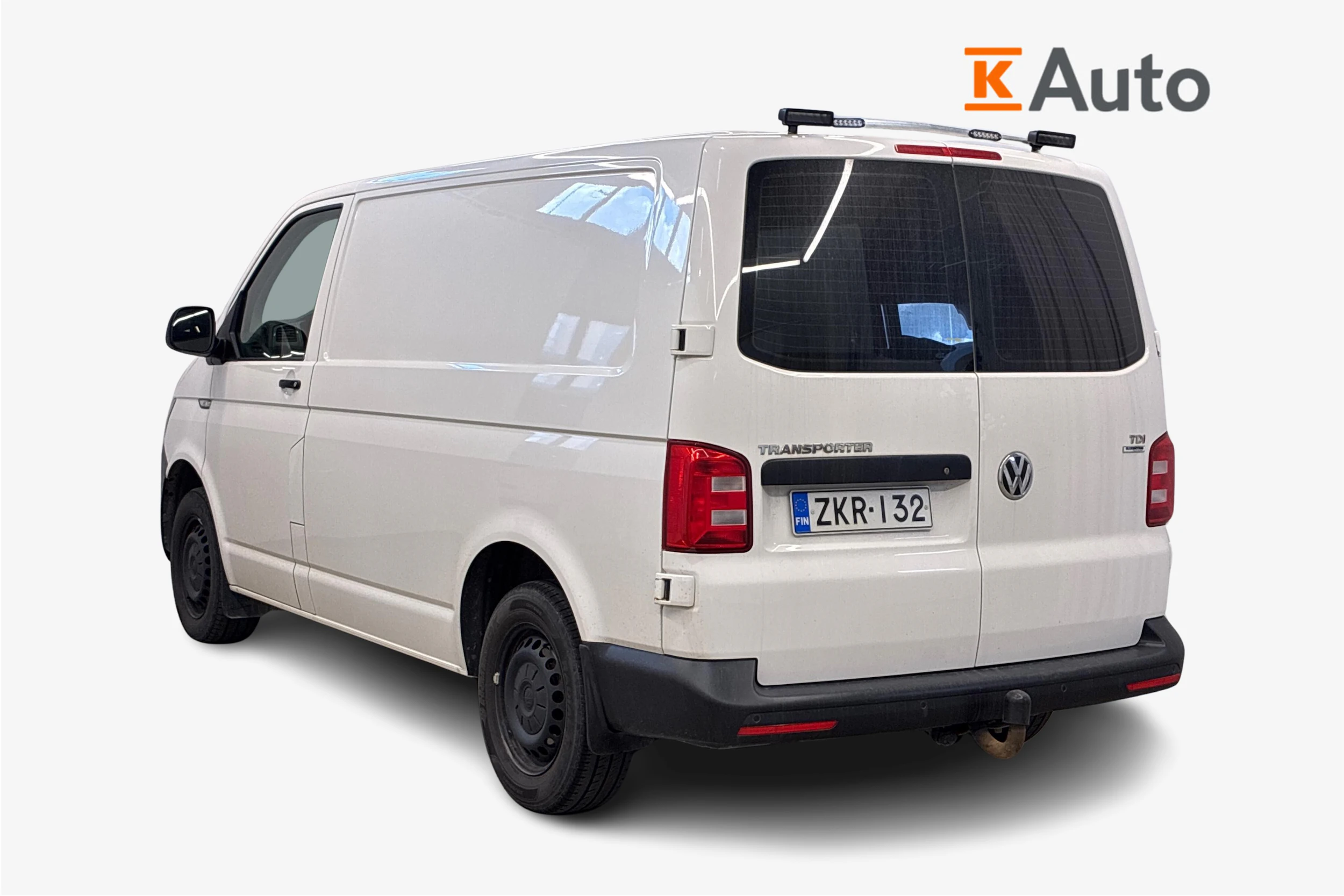 valkoinen Volkswagen Transporter 2016 kuva 2.