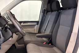 valkoinen Volkswagen Transporter 2016 kuva 12.