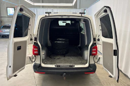 valkoinen Volkswagen Transporter 2016 kuva 14.