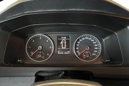 ruskea (beige) Volkswagen Transporter 2016 kuva 9.