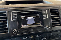 ruskea (beige) Volkswagen Transporter 2016 kuva 16.