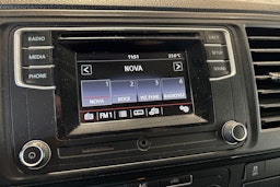 ruskea (beige) Volkswagen Transporter 2016 kuva 17.