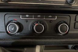 ruskea (beige) Volkswagen Transporter 2016 kuva 20.