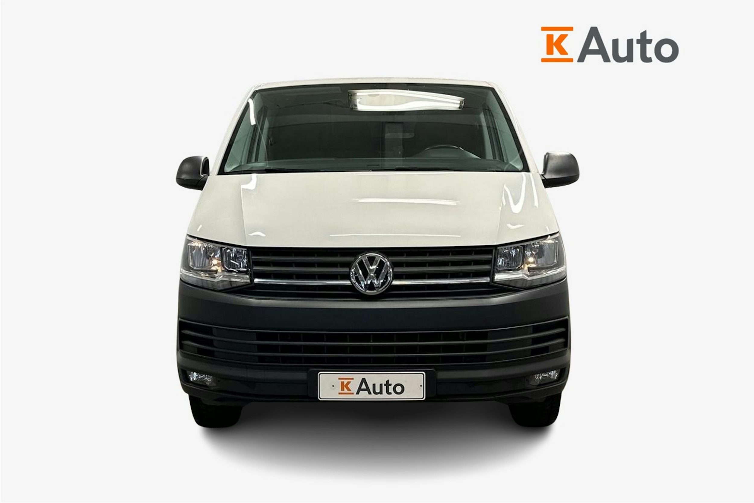 valkoinen Volkswagen Transporter 2017 kuva 4.