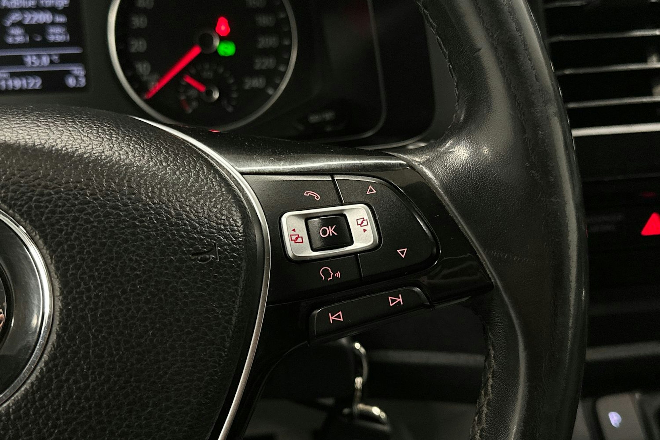 valkoinen Volkswagen Transporter 2017 kuva 13.