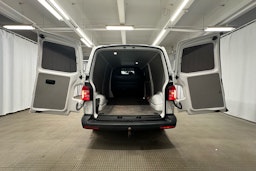 valkoinen Volkswagen Transporter 2017 kuva 19.