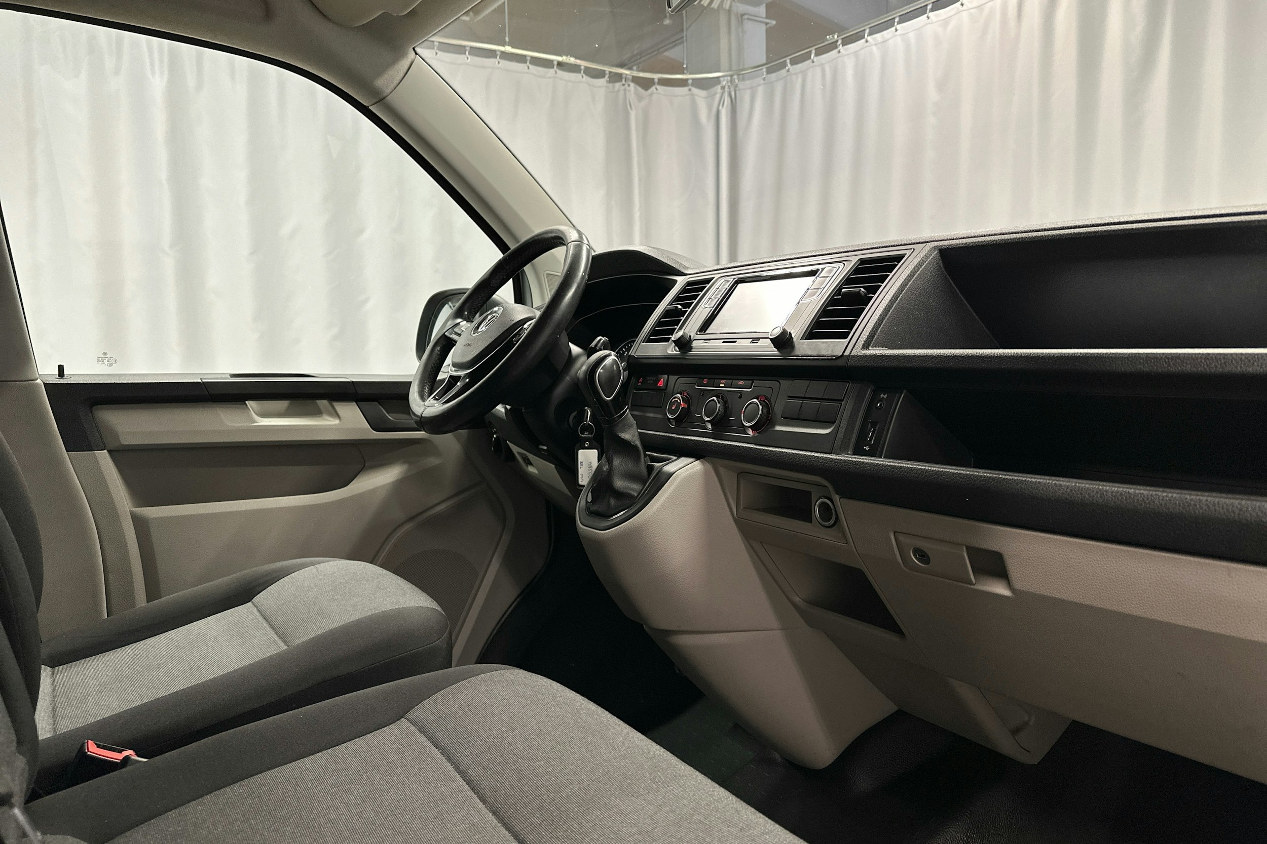 hopea Volkswagen Transporter 2017 kuva 6.