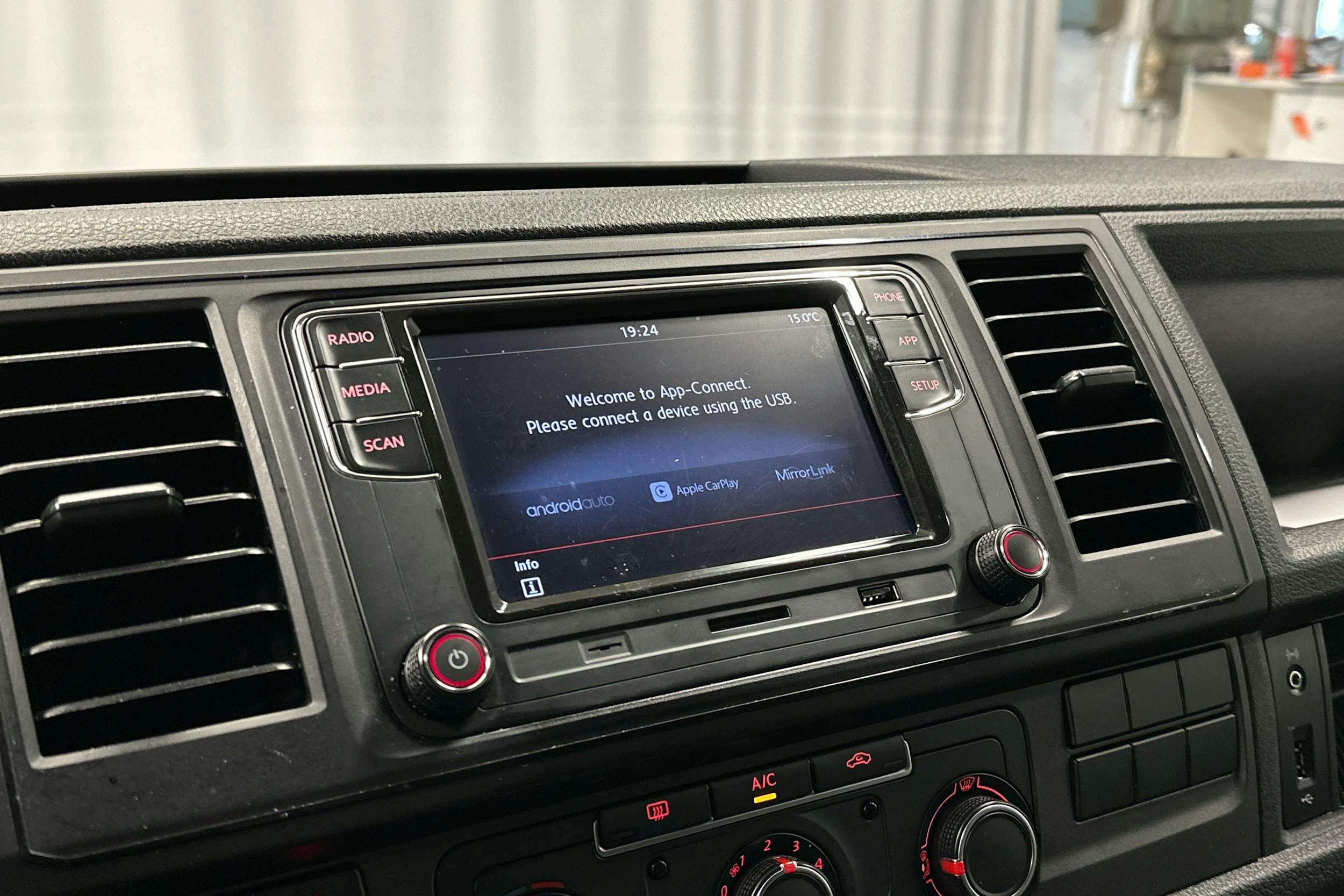 hopea Volkswagen Transporter 2017 kuva 11.