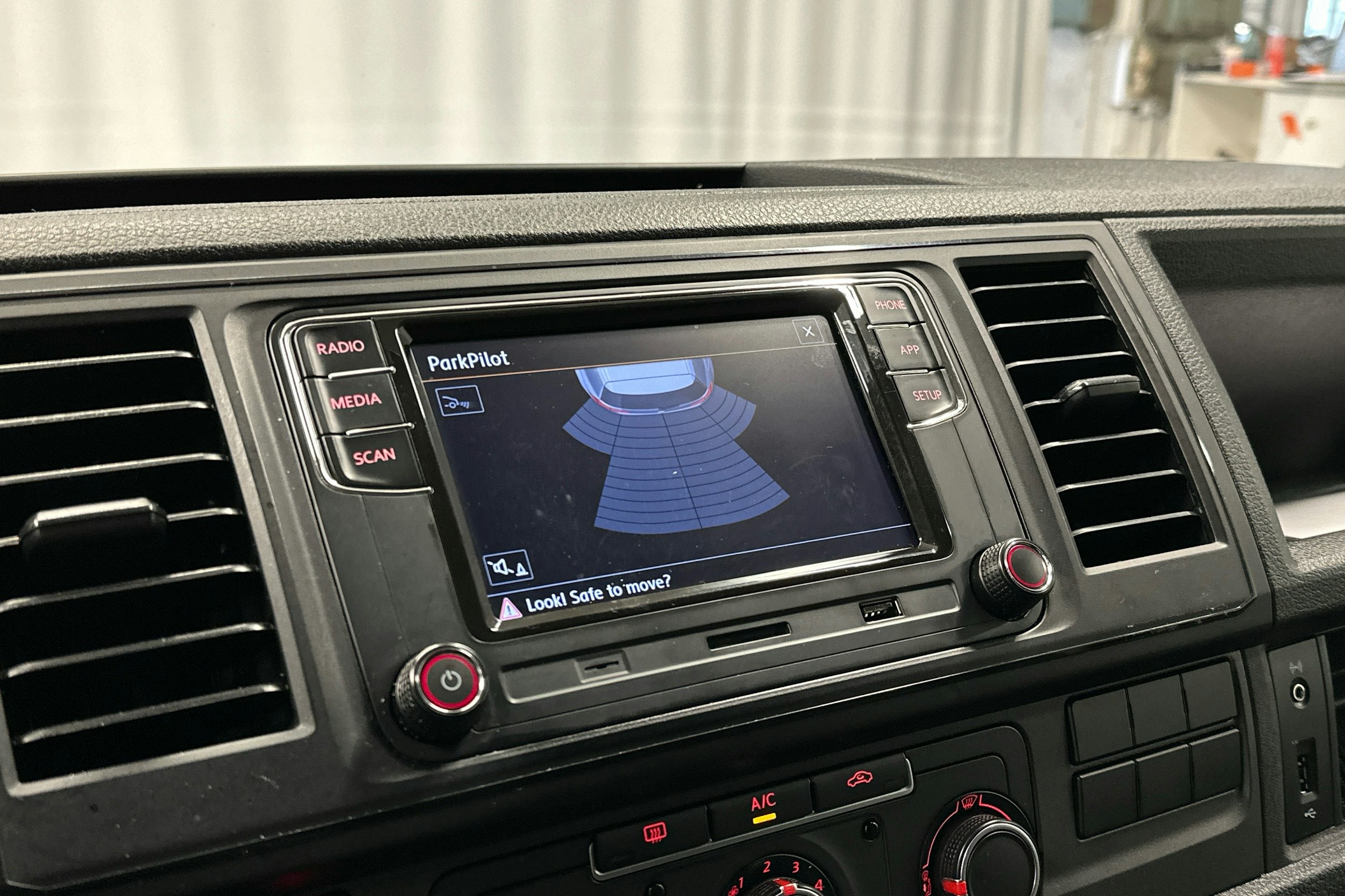 hopea Volkswagen Transporter 2017 kuva 12.