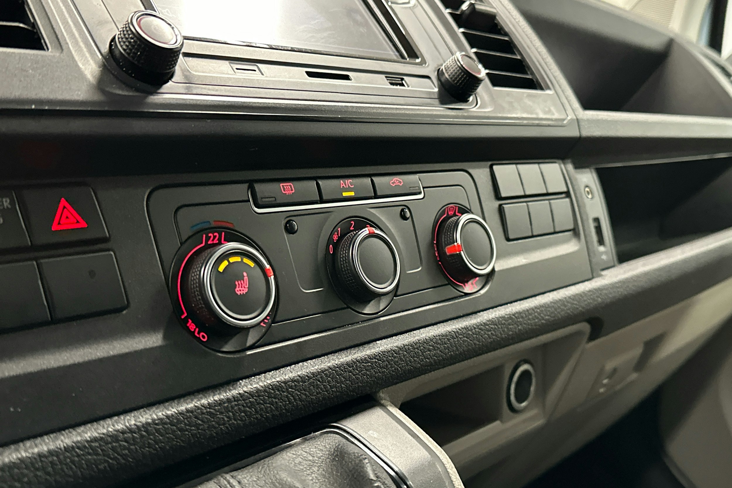 hopea Volkswagen Transporter 2017 kuva 13.