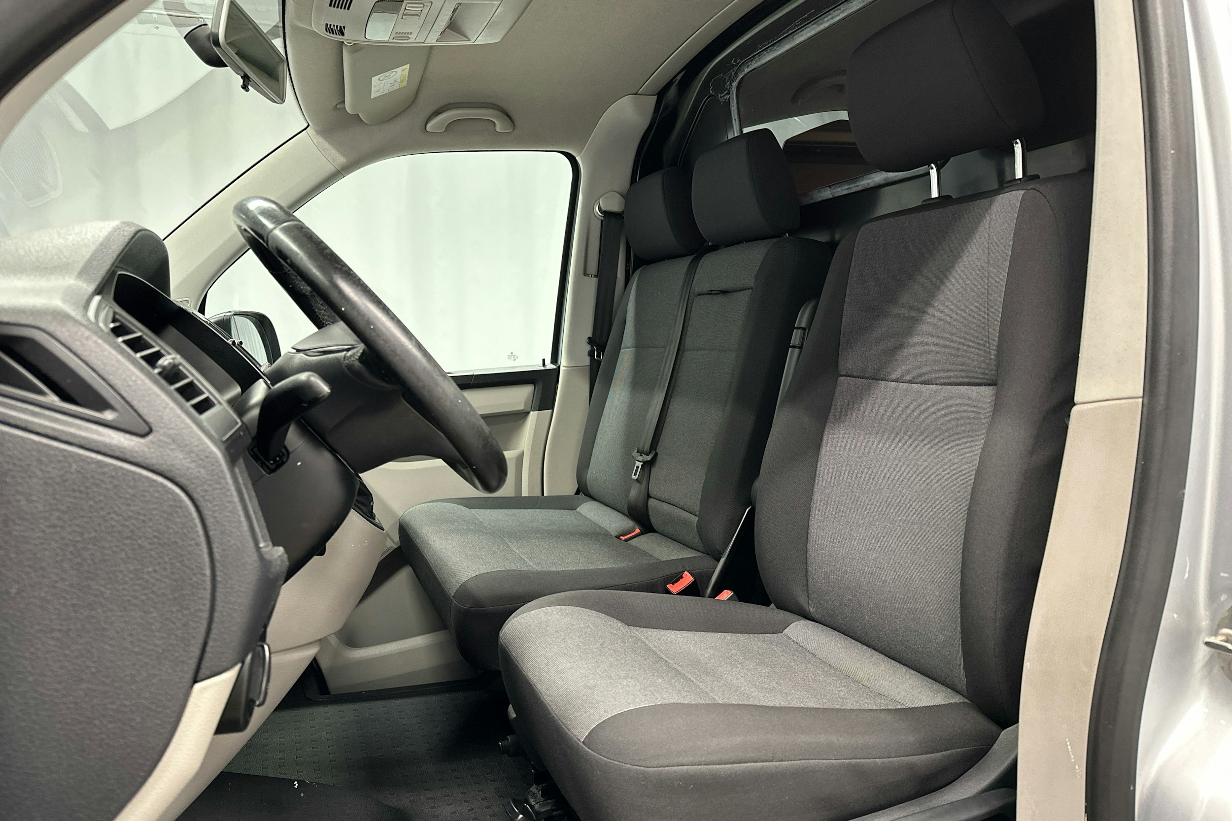 hopea Volkswagen Transporter 2017 kuva 15.