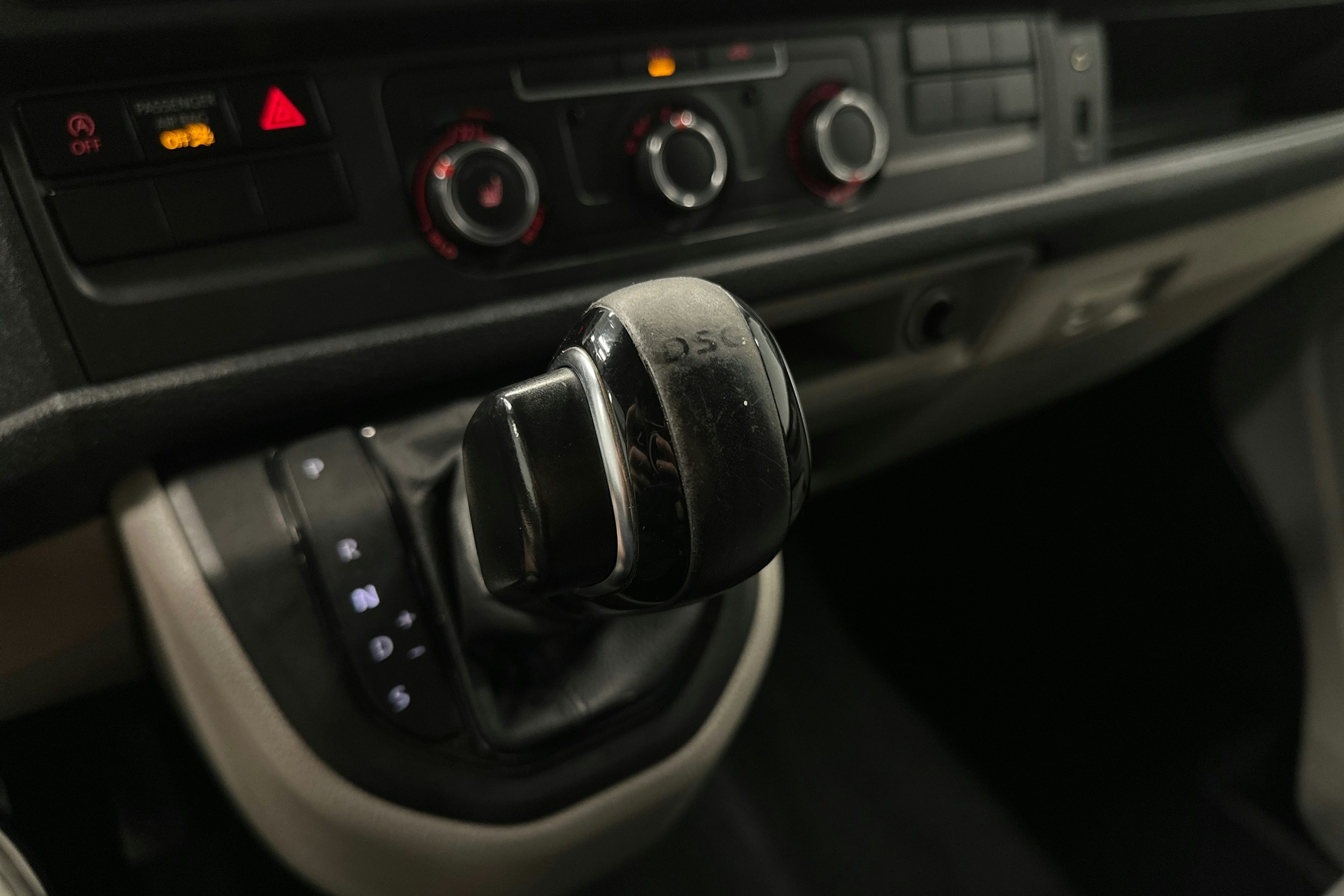 musta Volkswagen Transporter 2017 kuva 22.