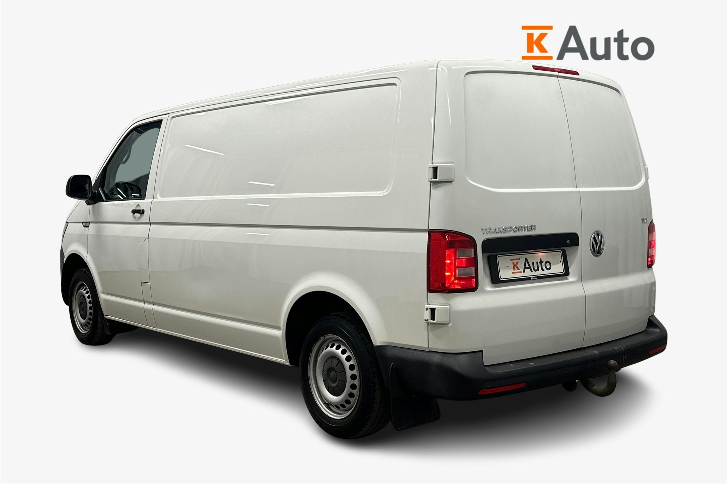 valkoinen Volkswagen Transporter 2017 kuva 2.