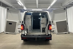valkoinen Volkswagen Transporter 2017 kuva 11.