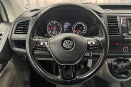 valkoinen Volkswagen Transporter 2017 kuva 16.