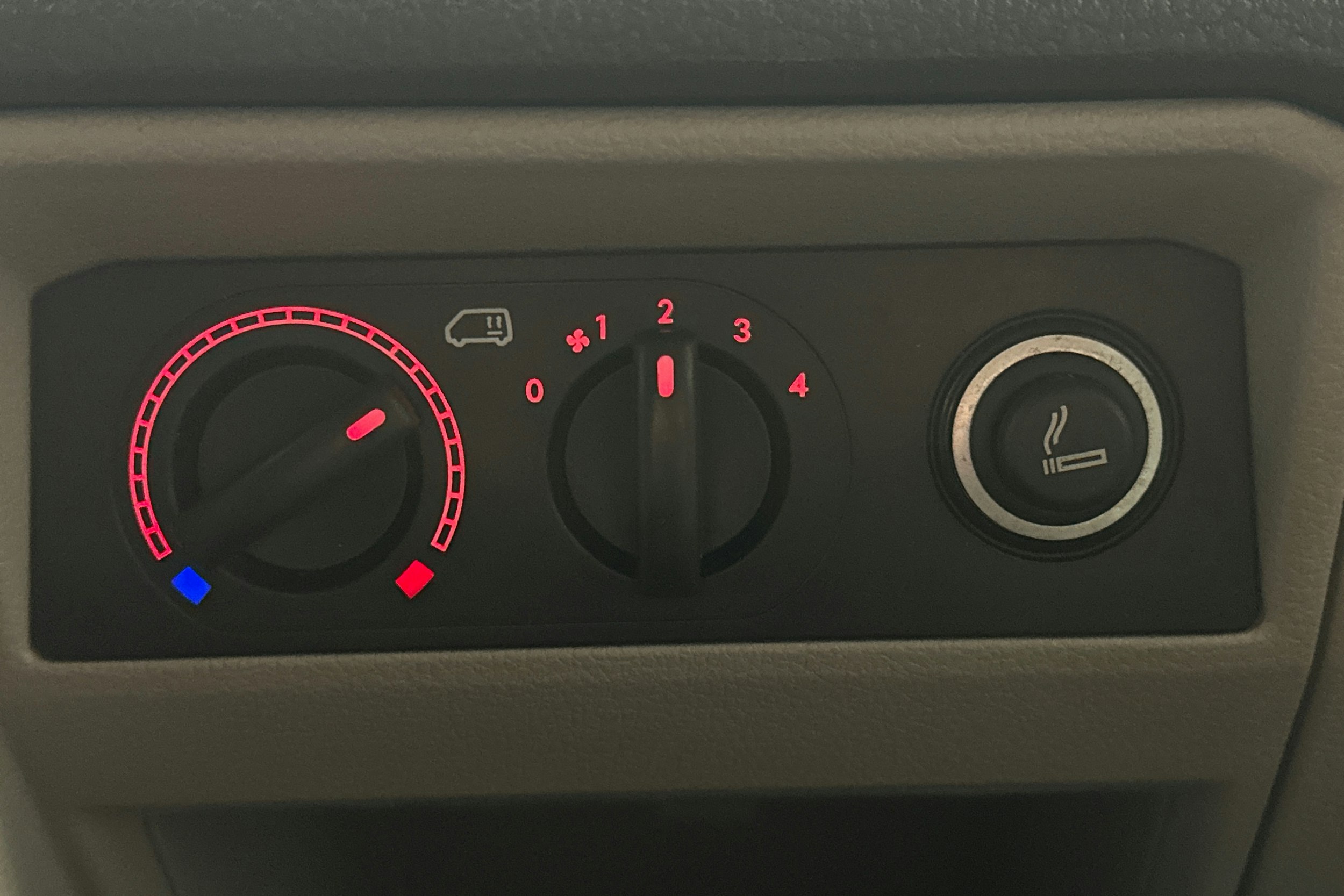 valkoinen Volkswagen Transporter 2017 kuva 21.