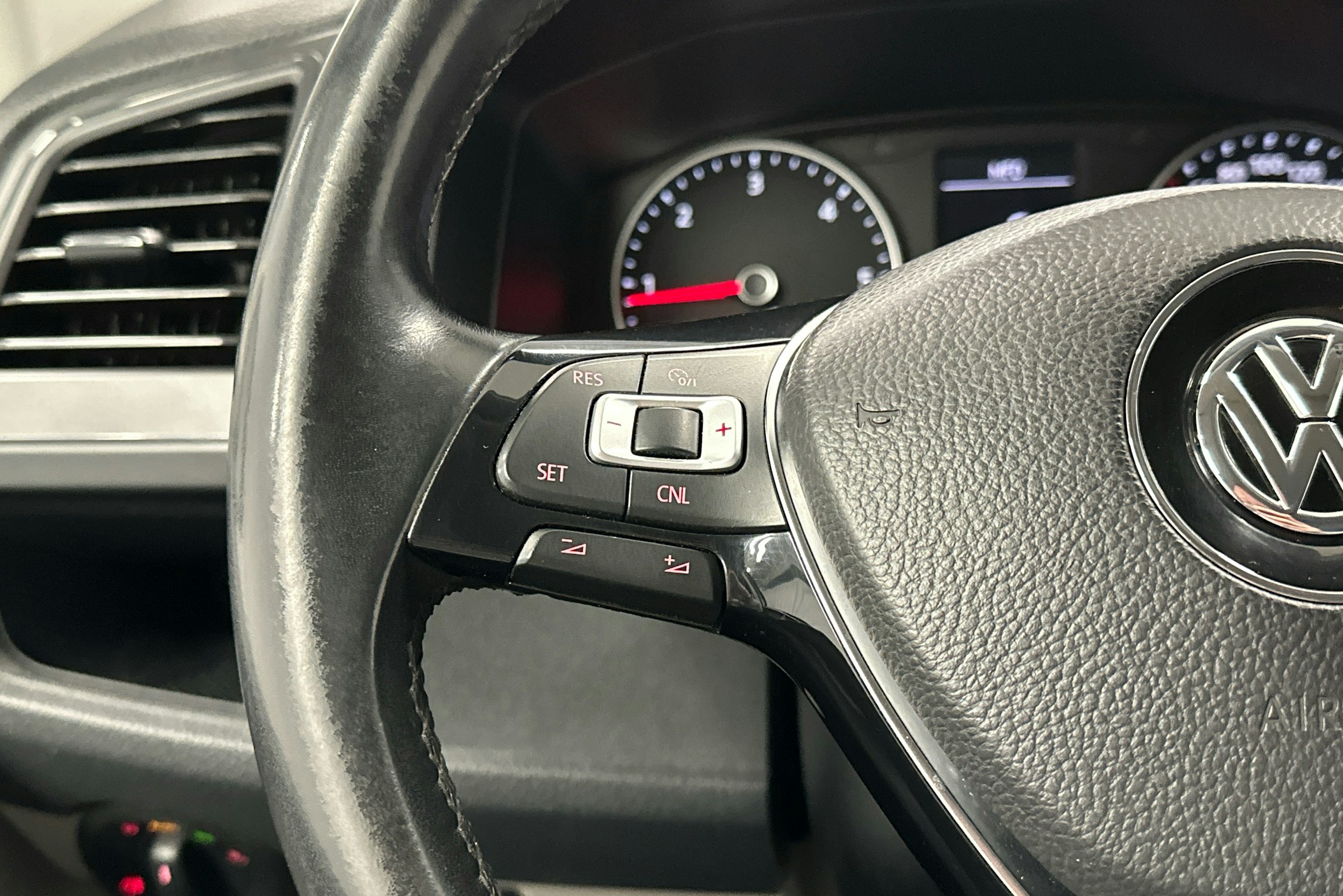 valkoinen Volkswagen Transporter 2017 kuva 7.