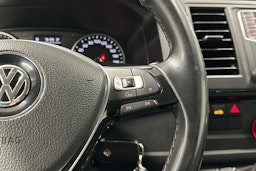 valkoinen Volkswagen Transporter 2017 kuva 8.