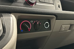 valkoinen Volkswagen Transporter 2017 kuva 14.