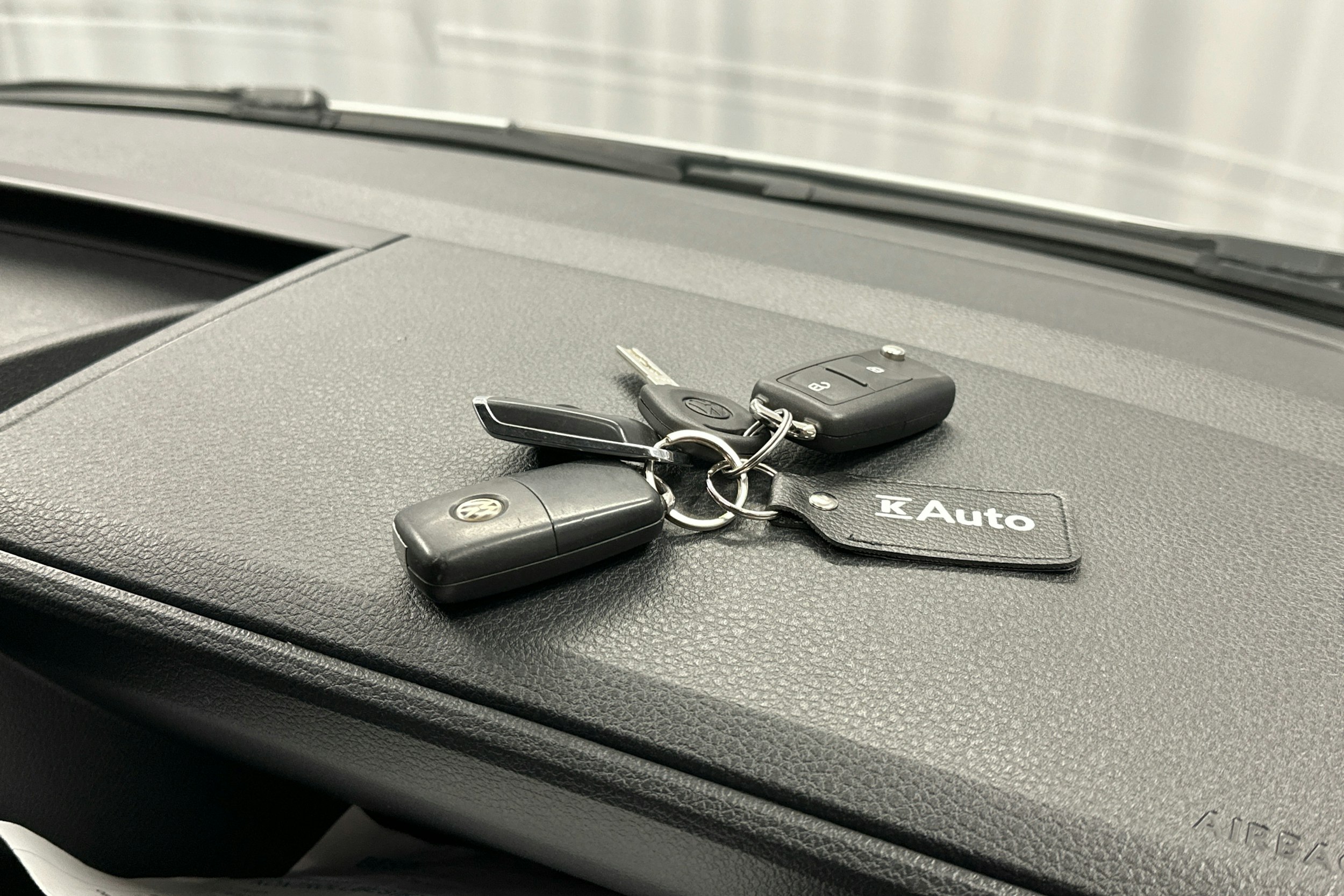 valkoinen Volkswagen Transporter 2017 kuva 21.